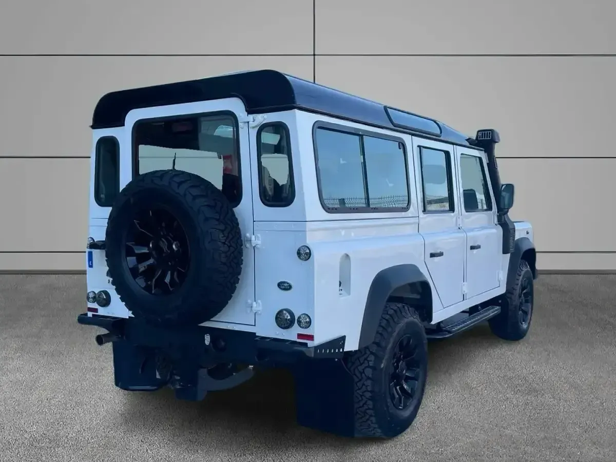 Usado Land Rover Defender SE 122 CV (89 kW) 2015 Blanco Familiar