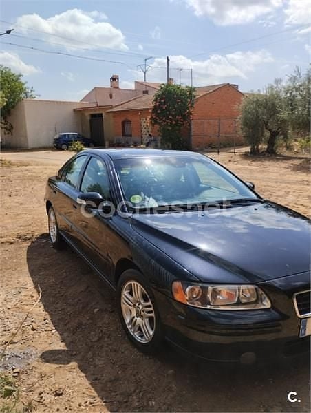 Usado Volvo S60 Momentum 163 CV (119 kW) 2006 Negro Berlina
