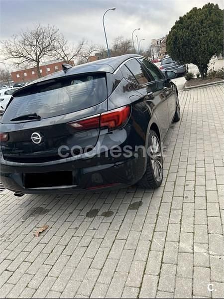 Usado Opel Astra 160 CV (117 kW) 2017 Negro Berlina