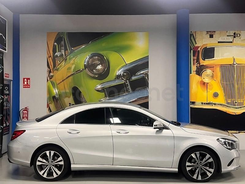 Usado Mercedes CLA200 136 CV (100 kW) 2018 Gris / plata Berlina