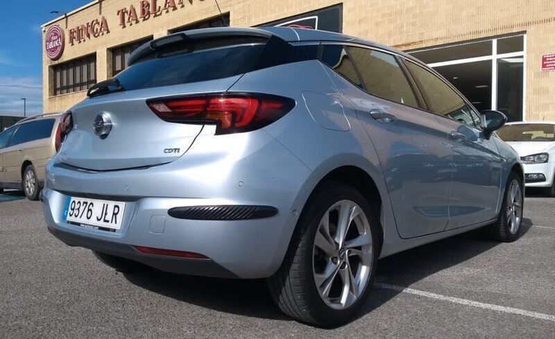 Gris Usado 2015 Opel Astra Business Berlina | 12.900 € - Imagen 1/1