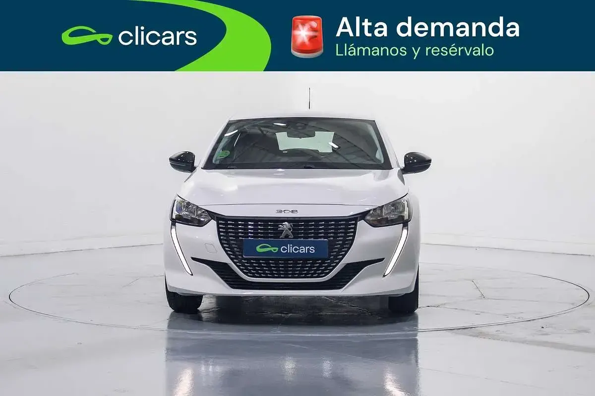 Usado Peugeot 208 Active 102 CV (75 kW) 2023 Blanco Utilitario