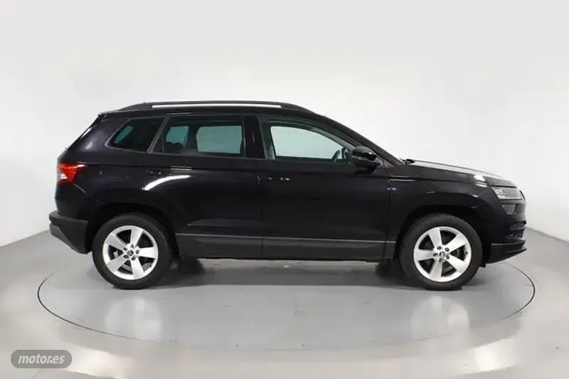 Usado Skoda Karoq Ambition 150 CV (110 kW) 2021 Negro SUV