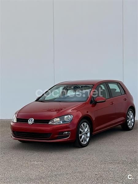 Rojo Usado 2016 VW Golf Advance Berlina | 13.950 € (Precio justo) - Imagen 1/4