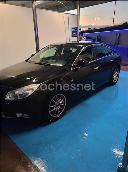 Usado Opel Insignia Cosmo 130 CV (95 kW) 2011 Negro Berlina