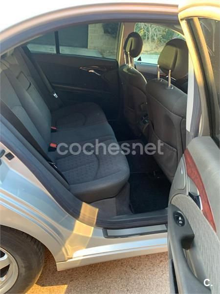 Gris / plata Usado 2003 Mercedes E220 Classic Berlina | 4900 € (Precio justo) - Imagen 1/4