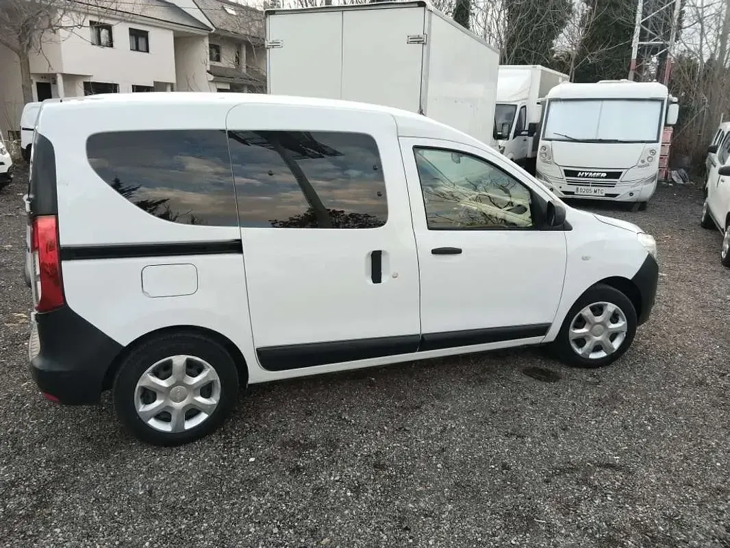 Usado Dacia Dokker Ambiance 102 CV (75 kW) 2019 Monovolumen