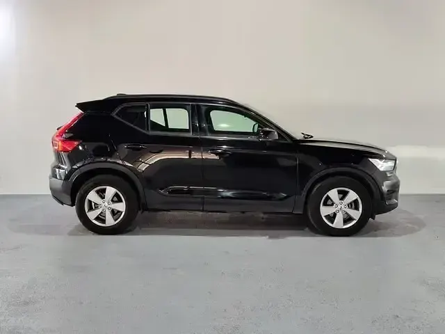 Usado Volvo XC40 Core 163 CV (119 kW) 2023 Negro SUV