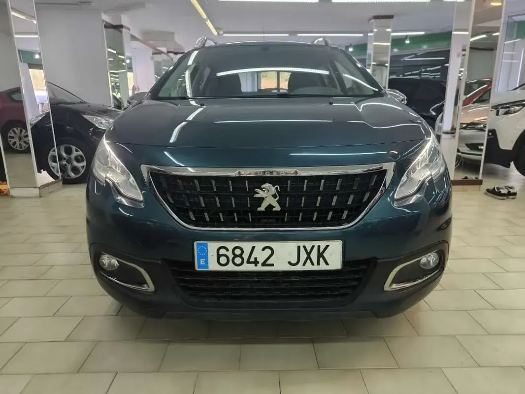 Usado Peugeot 2008 Style 110 CV (80 kW) 2017 Verde SUV