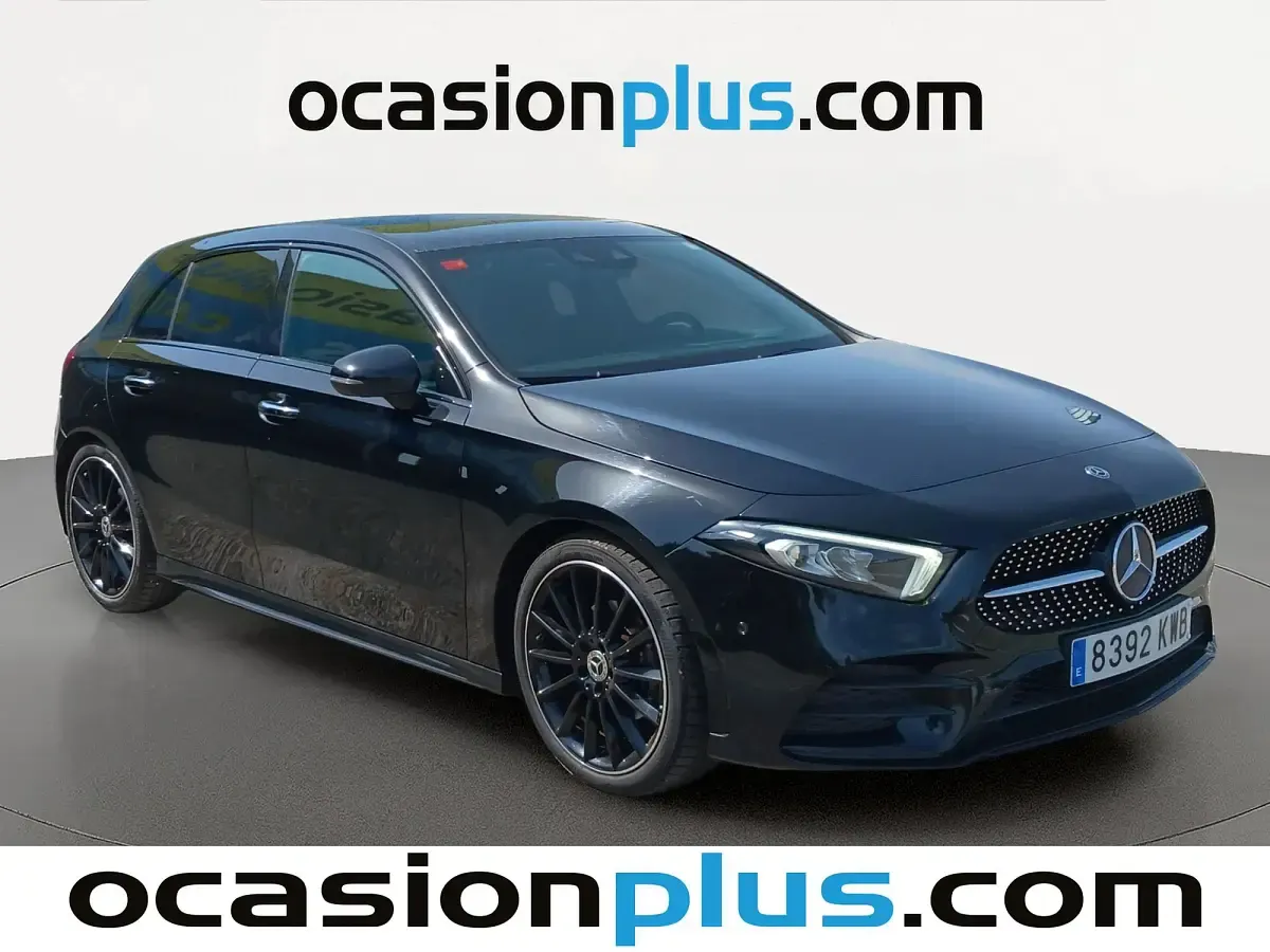 Usado Mercedes A180 AMG 116 CV (85 kW) 2019 Negro Utilitario