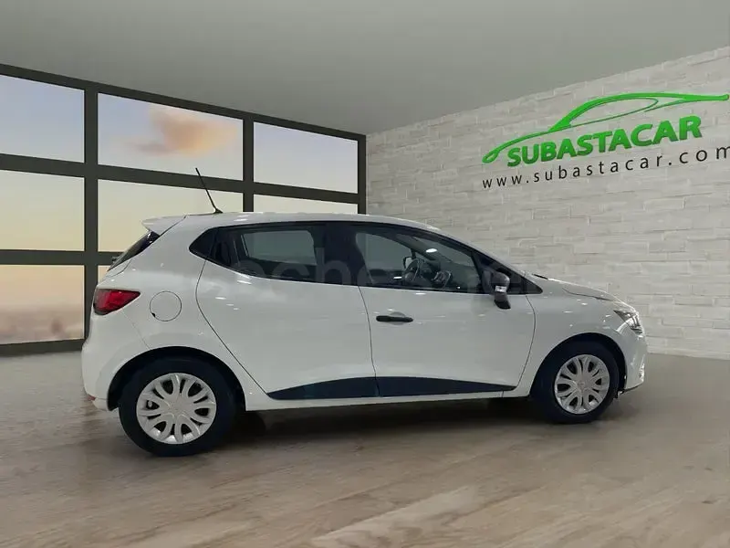 Usado Renault Clio IV Business 75 CV (55 kW) 2019 Blanco Berlina