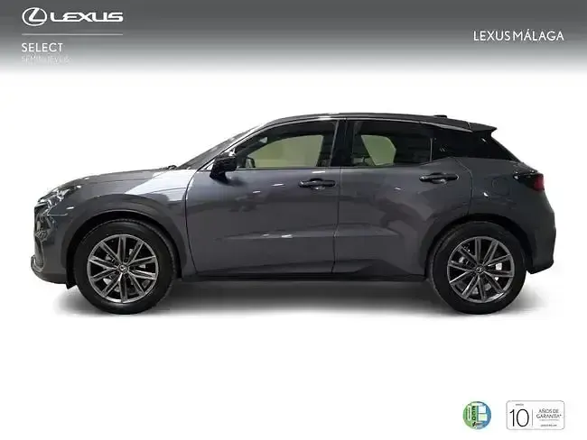 Usado Lexus LBX 136 CV (100 kW) 2025 Gris / plata SUV