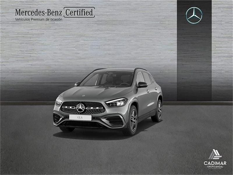 Usado Mercedes GLA200 AMG line 150 CV (110 kW) 2024 Gris montaña SUV