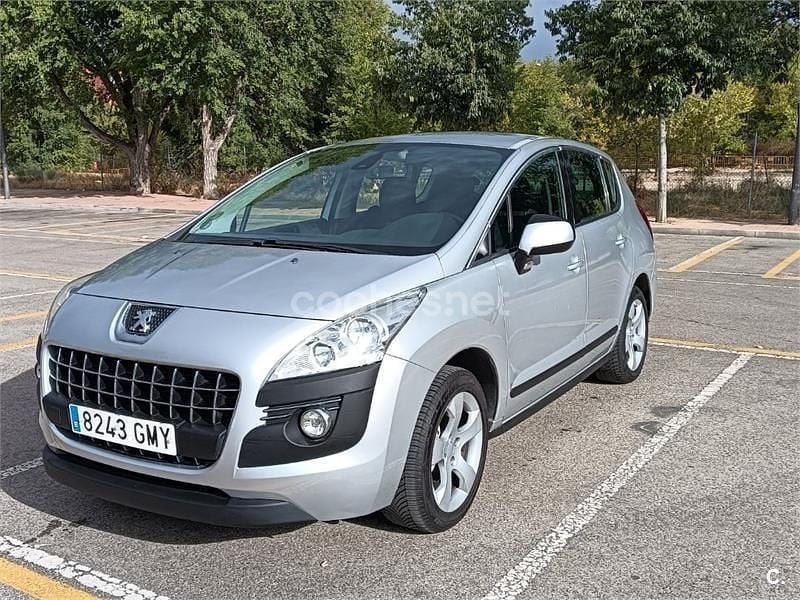 Usado Peugeot 3008 Premium 110 CV (80 kW) 2009 Gris / plata Familiar