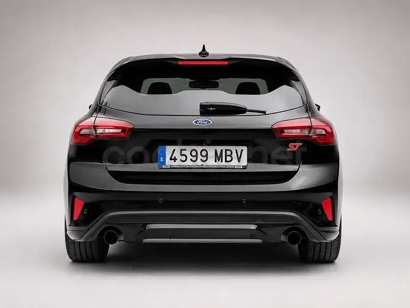 Usado Ford Focus ST 280 CV (205 kW) 2022 Negro Berlina