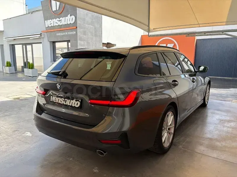 Usado BMW 318 150 CV (110 kW) 2021 Gris / plata Familiar
