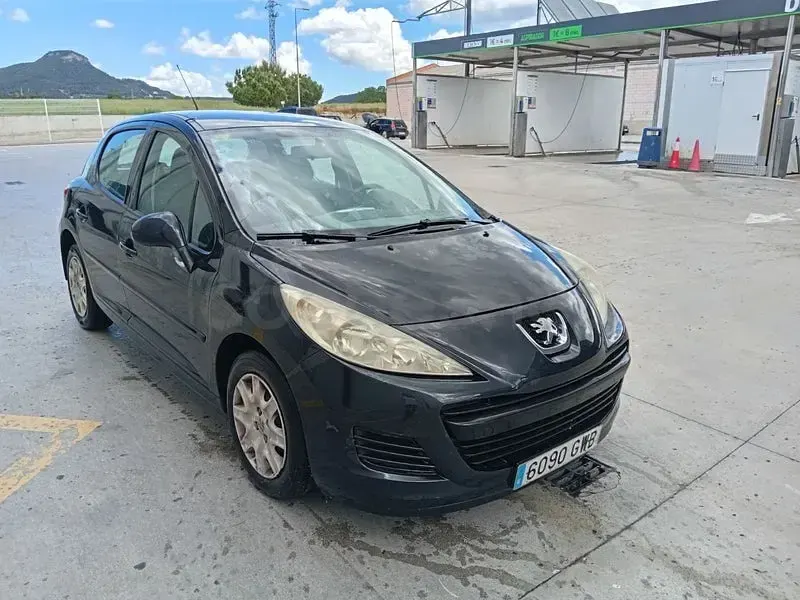 Begagnad Peugeot 207 75 HK (55 kW) 2010 Svart Sedan