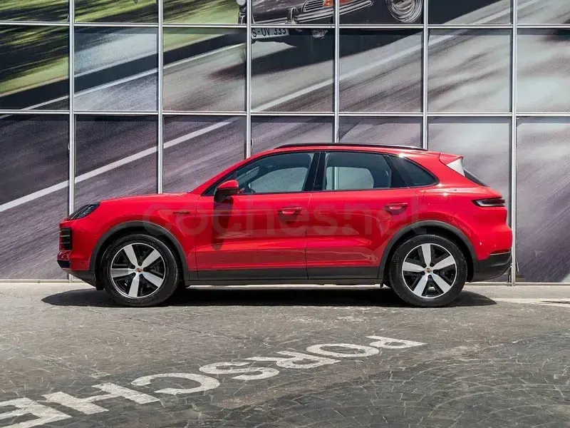 Usado Porsche Cayenne E-Hybrid 470 CV (345 kW) 2025 Rojo SUV
