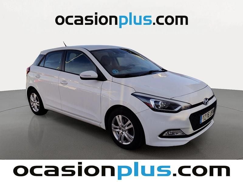 Käytetty Hyundai i20 90 HP (66 kW) 2015 Valkoinen Viistoperä