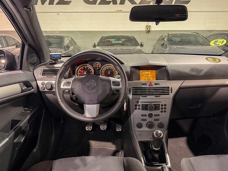 Usado Opel Astra GTC Cosmo 125 CV (91 kW) 2005 Negro Berlina