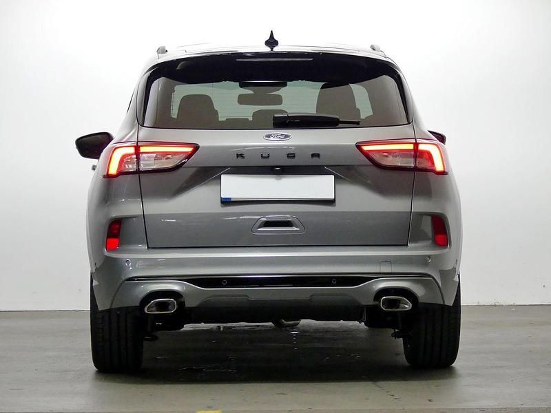 Usado Ford Kuga ST-Line X 150 CV (110 kW) 2023 Plata SUV
