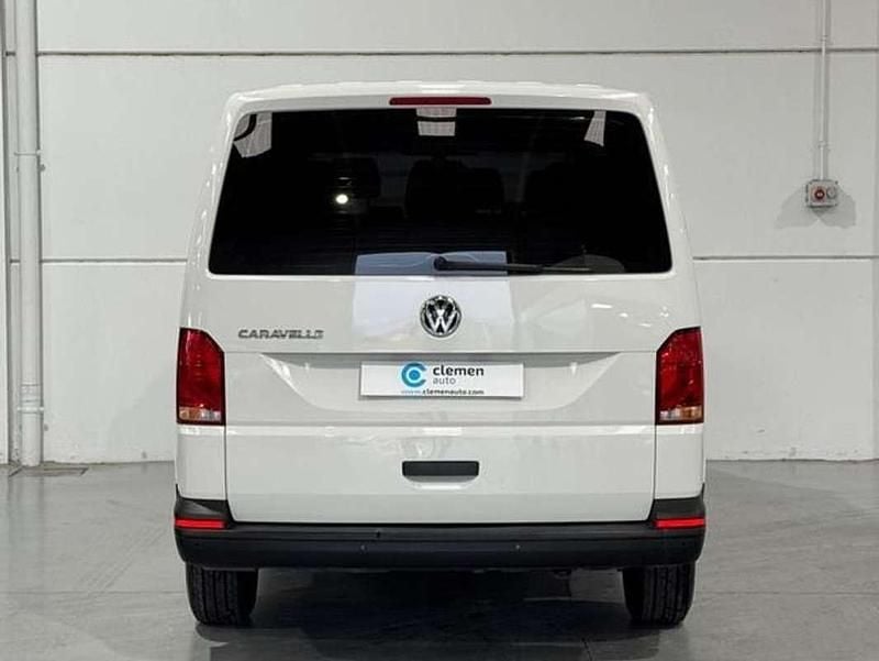 Usado VW Caravelle Comfortline 150 CV (110 kW) 2023 Blanco Monovolumen