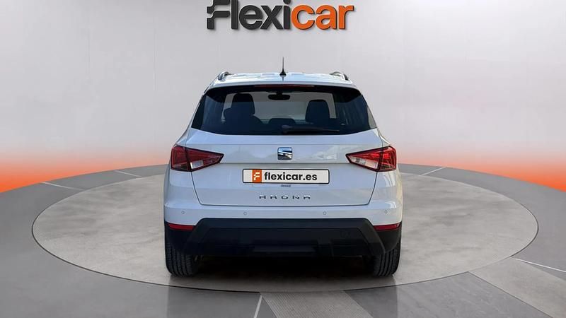 Usado Seat Arona Ecomotive 95 CV (69 kW) 2019 Blanco SUV
