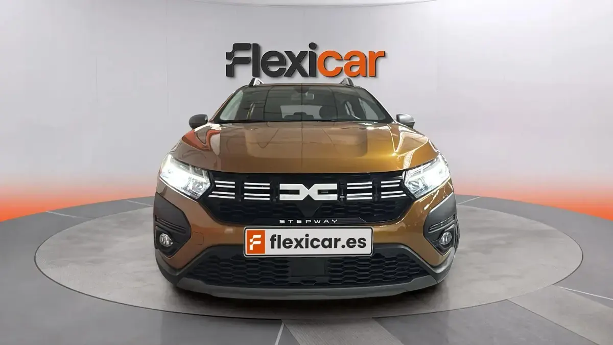 Usado Dacia Sandero Essentiel 91 CV (66 kW) 2023 Naranja Berlina