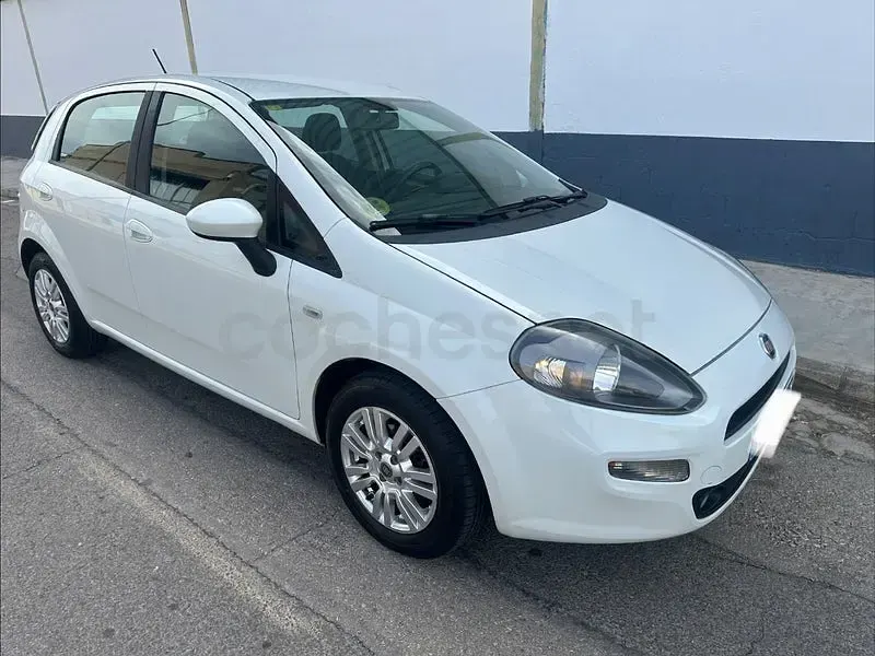 Usado Fiat Punto Easy 95 CV (69 kW) 2013 Blanco Utilitario