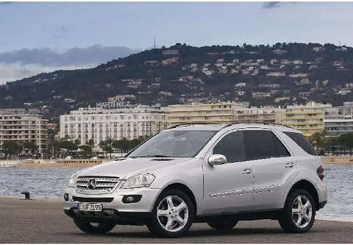 Usado Mercedes ML320 224 CV (164 kW) 2009 Negro SUV