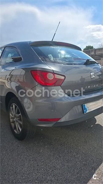 Usado Seat Ibiza SC I-Tech 90 CV (66 kW) 2015 Gris / plata Utilitario