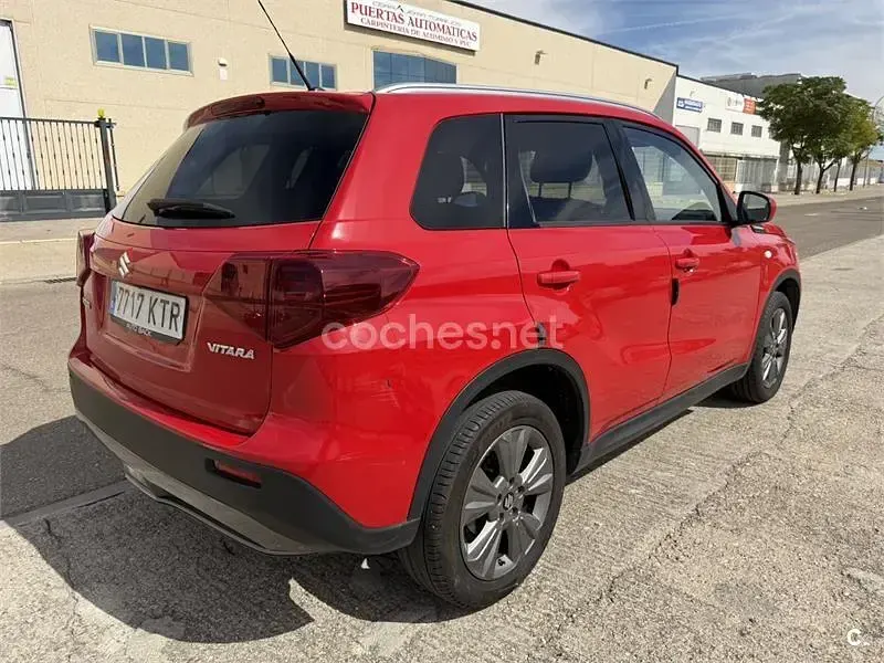 Usado Suzuki Vitara GL 111 CV (81 kW) 2019 Rojo SUV