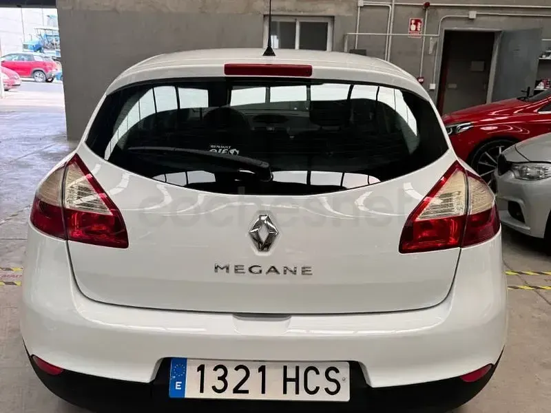 Usado Renault Mégane Authentique 100 CV (73 kW) 2011 Blanco Berlina