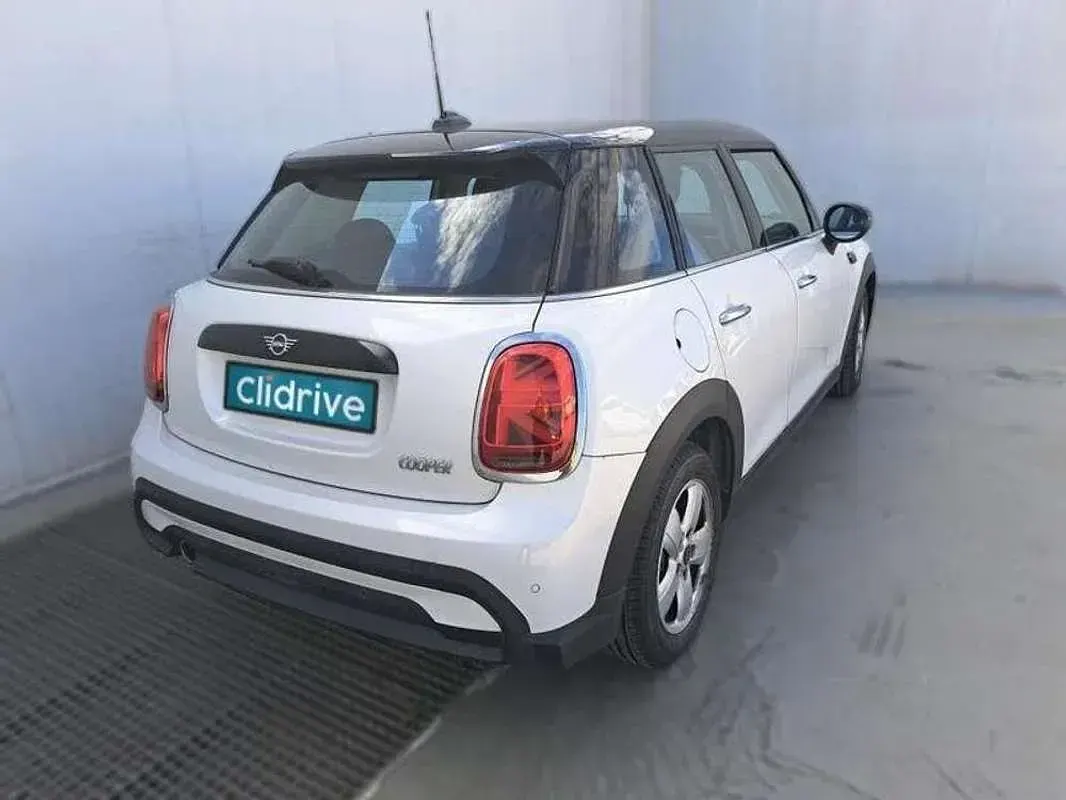 Usado Mini Cooper 136 CV (100 kW) 2023 Blanco Utilitario