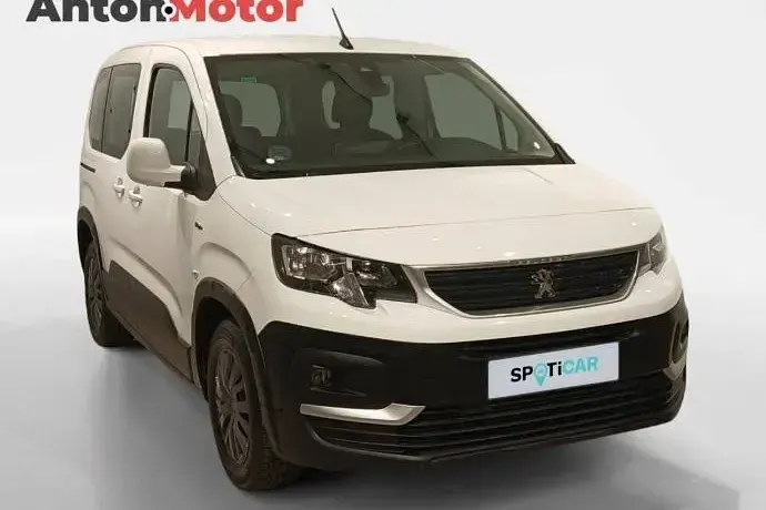Usado Peugeot Rifter Style 100 CV (73 kW) 2021 Monovolumen