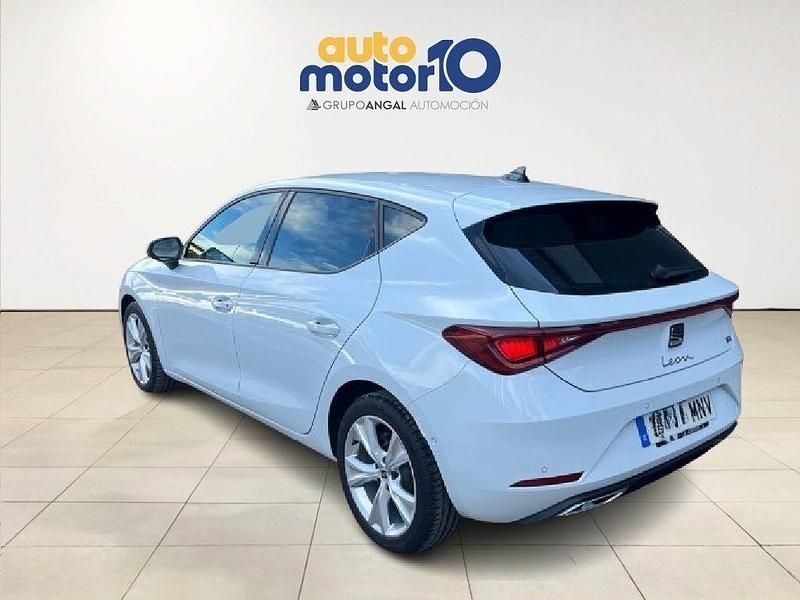 Usado Seat Leon FR 150 CV (110 kW) 2024 Blanco