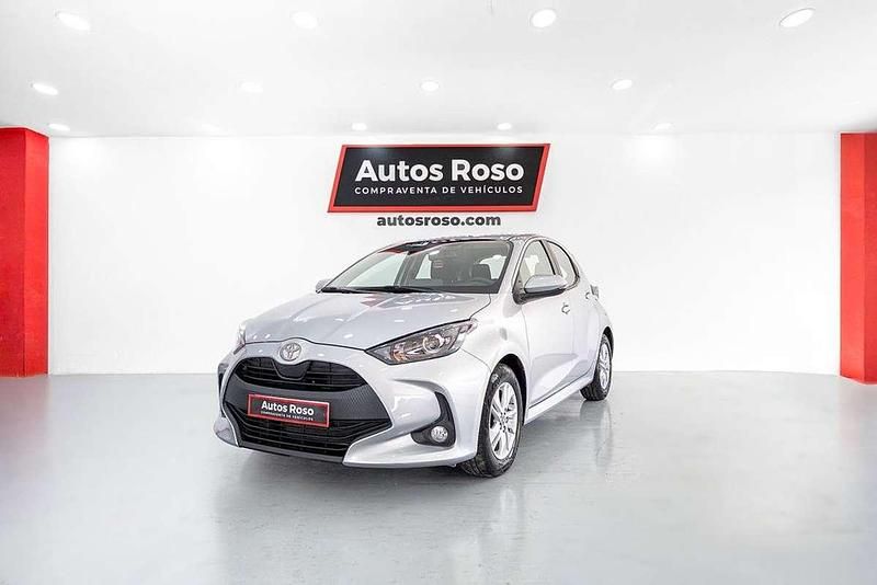Gris Usado 2024 Toyota Yaris Edition Berlina | 16.990 € (Buen precio) - Imagen 1/4