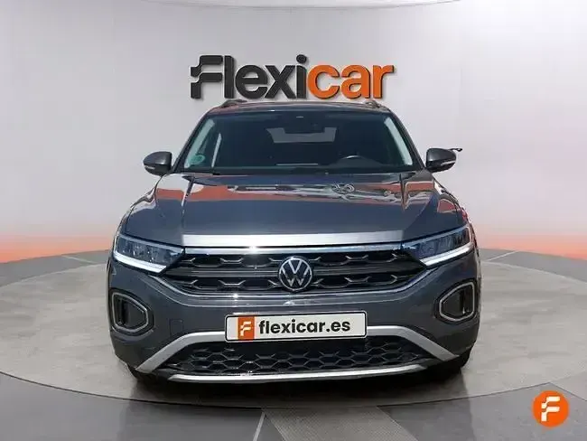 Usado VW T-Roc Life 150 CV (110 kW) 2024 Gris SUV