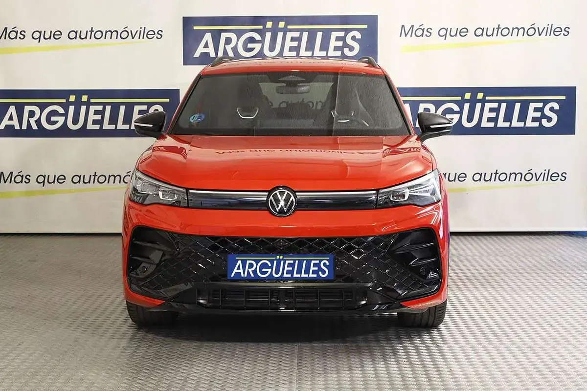Usado VW Tiguan R-line 150 CV (110 kW) 2024 Rojo SUV