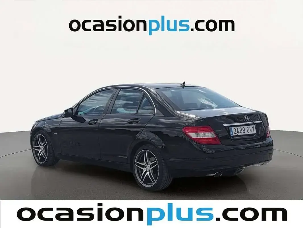 Usado Mercedes C200 Avantgarde 136 CV (100 kW) 2010 Negro Berlina