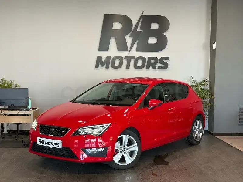 Usado Seat Leon FR 125 CV (91 kW) 2014 Rojo Berlina