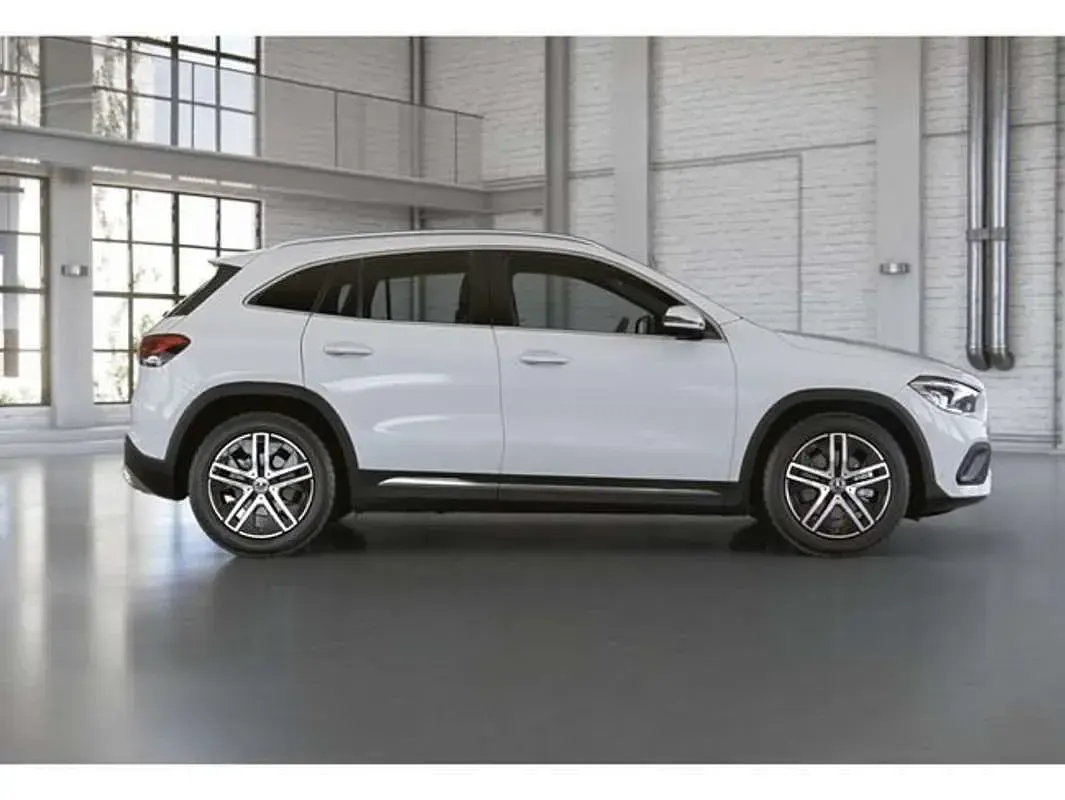 Begagnad Mercedes GLA200 150 HK (110 kW) 2023 Vit SUV