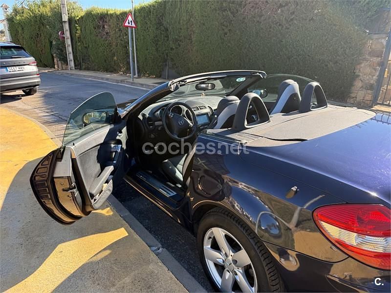 Usado Mercedes SLK200 163 CV (119 kW) 2008 Azul Descapotable