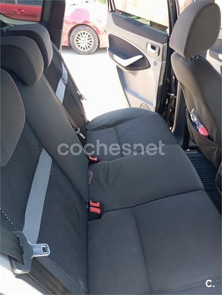 Usado Ford Kuga Trend 140 HP (102 kW) 2011 Preto SUV
