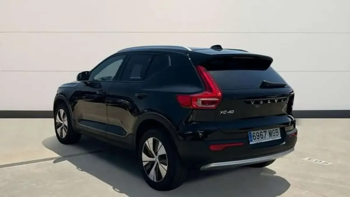 Usado Volvo XC40 Core 129 CV (94 kW) 2023 Negro SUV