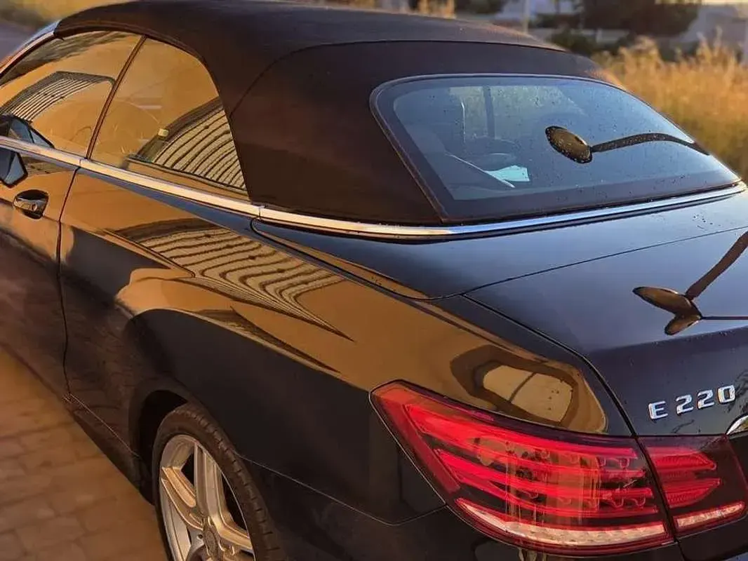 Usado Mercedes E220 170 CV (125 kW) 2013 Negro Descapotable