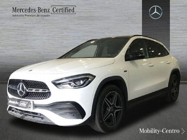 Usado Mercedes GLA250 AMG line 217 CV (159 kW) 2020 Blanco polar SUV