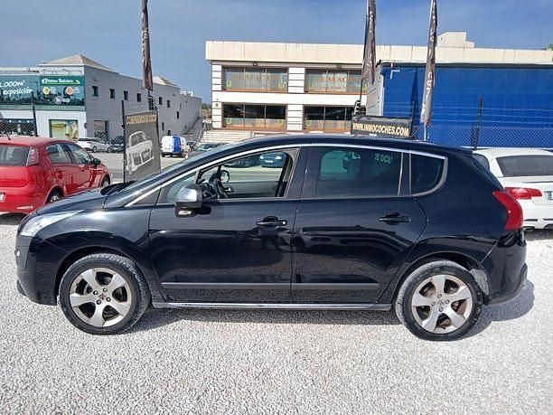Usado Peugeot 3008 Access 115 CV (84 kW) 2013 Negro Familiar