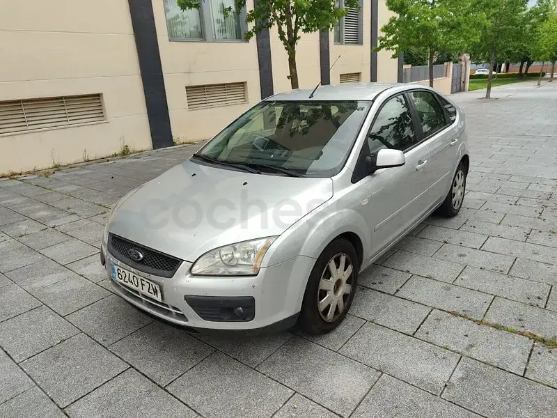 Używany Ford Focus Trend 115 KM (84 kW) 2008 Szary Sedan/Limuzyna