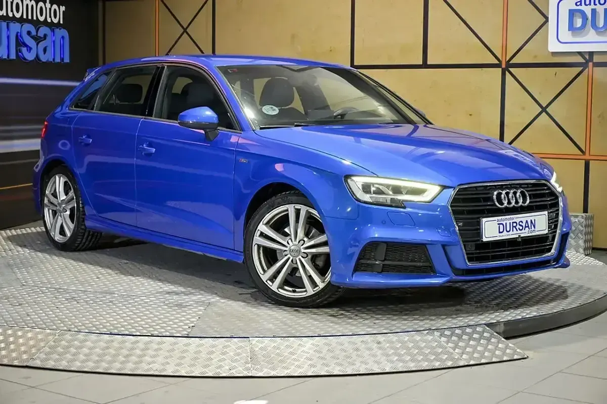 Usado Audi A3 S-Line 150 CV (110 kW) 2019 Azul Berlina